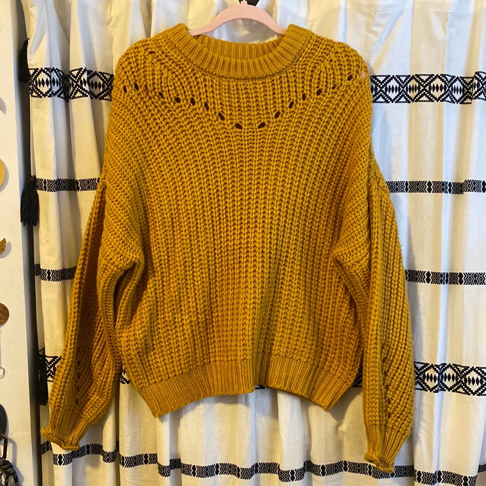 Elodie chunky mustard colored sweater, super warm and cozy!